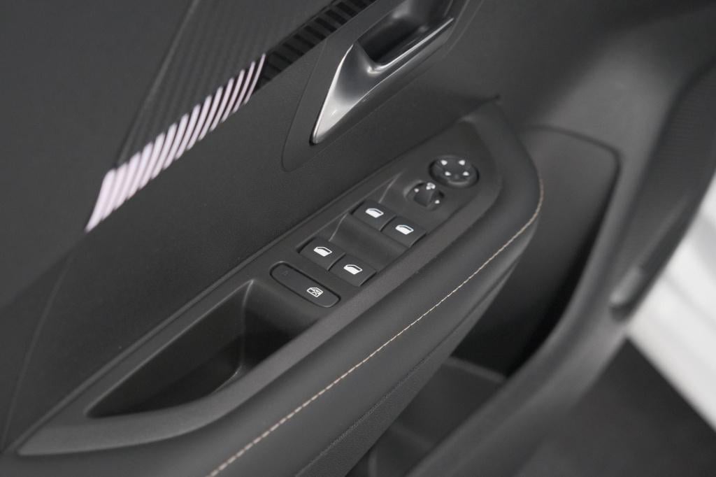 Peugeot 208 ev allure 50 kwh | soh 99,9% | 11 kw laadfunctie | apple carpla