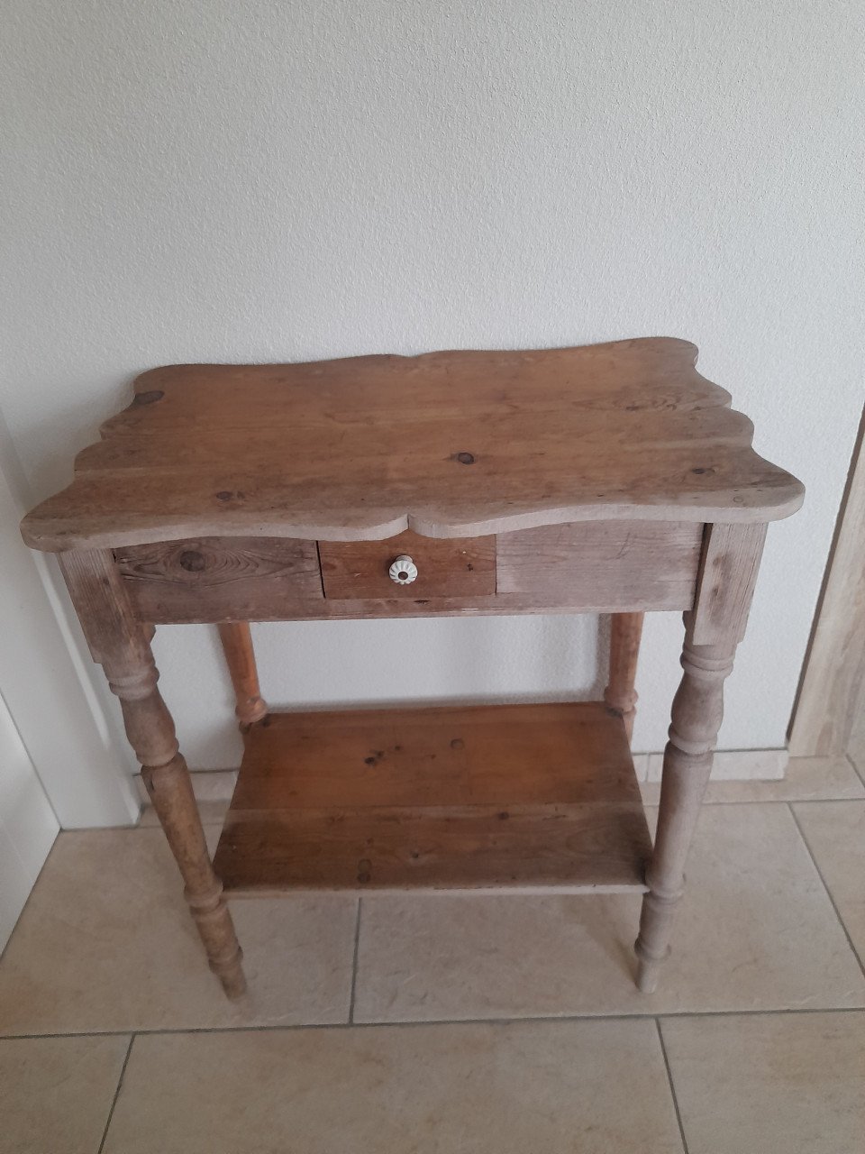 Antiek side table  41 x 65 x 75H