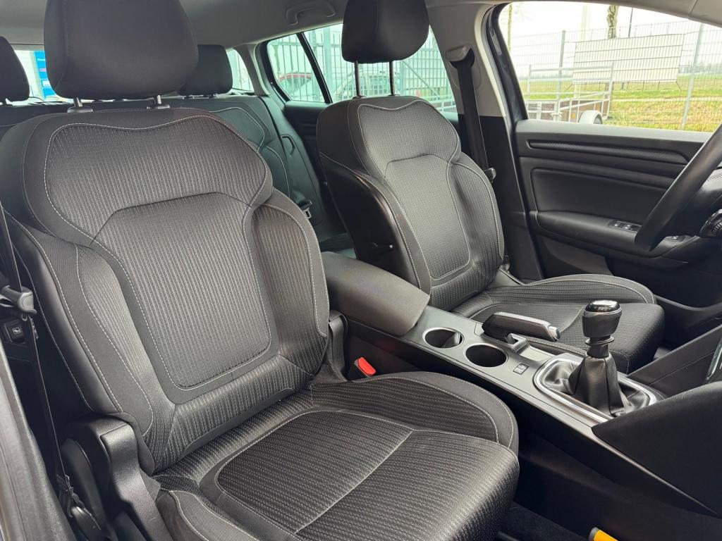 Renault Megane 1.2 tce limited | bovag garantie