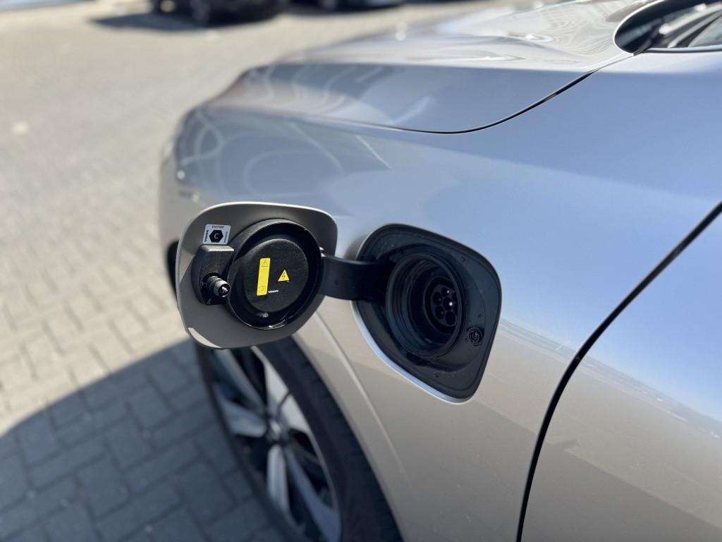 Volvo XC60 t6 398pk recharge plus dark| panodak| adap.cruise| trekhaak| 360