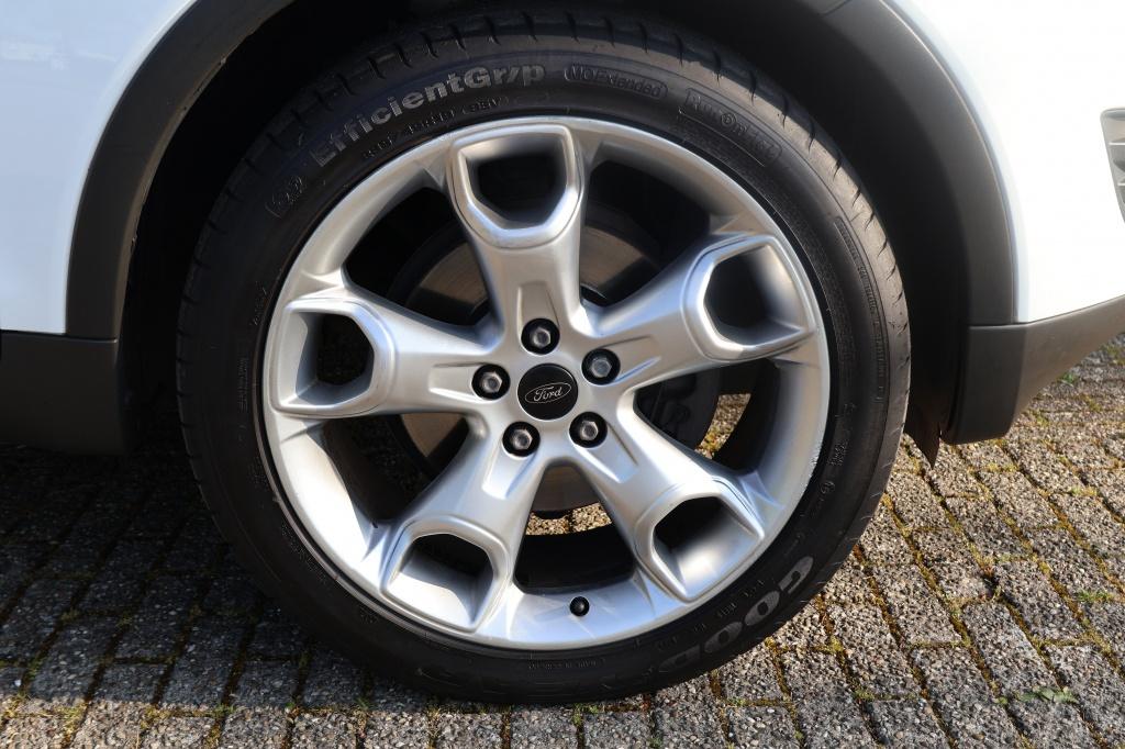 Ford Kuga 2.5 20v titanium|trekhaak|12 maanden bovag garantie|volledig rij