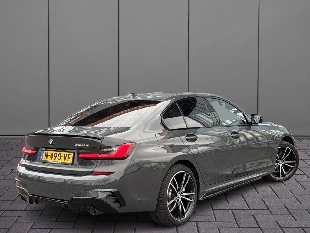 BMW 3-serie 320e m sport business edition plus | m performance | leder | la