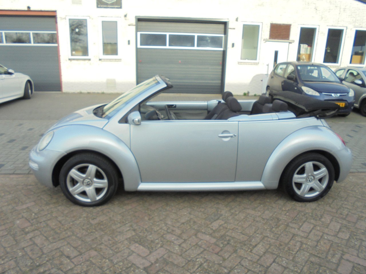 New Beetle Cabriolet 1.4 leuke auto €1650 ZO MEENEMEN wij nemen afschijdt
