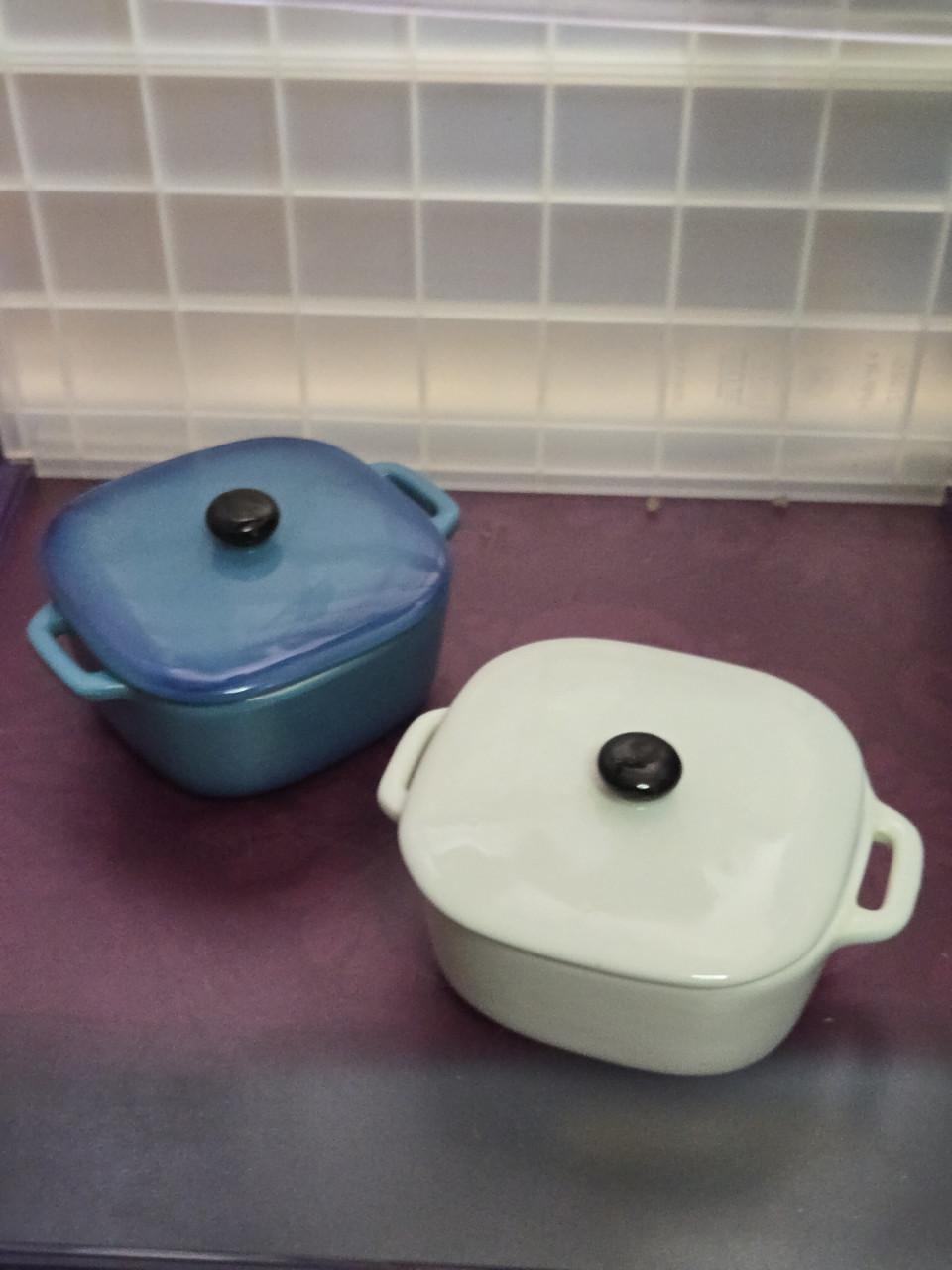 Aardewerken mini-ovenschalen of braadpannetjes. 2st. Afm. 11x11x5H