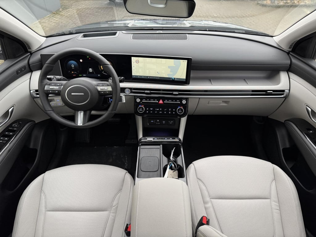 Hyundai Tucson Hybrid 1.6 t-gdi hev premium light grey interior