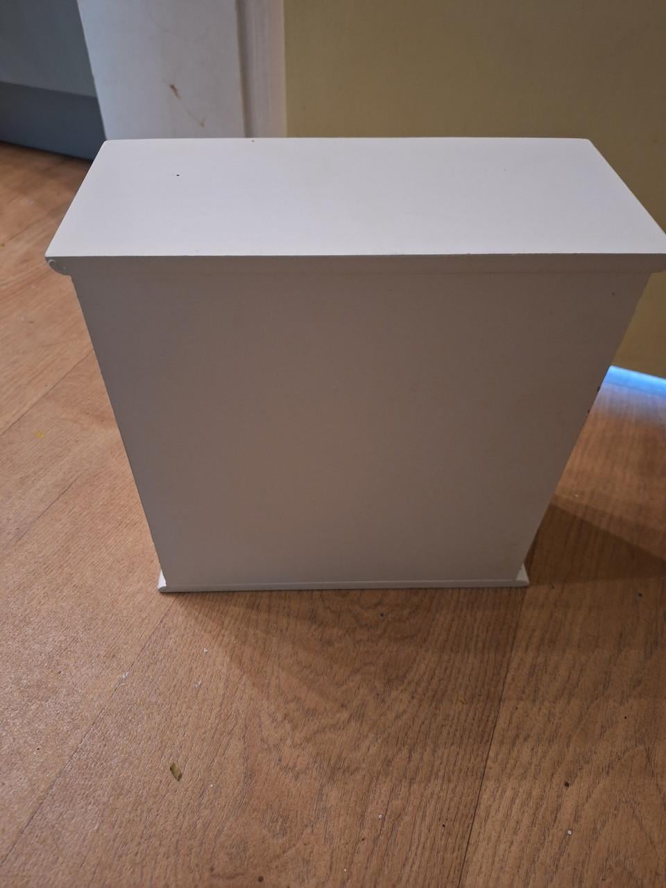 2 mini vakkenkastjes