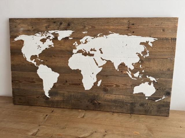 120 cm x 67 cm wereldkaart op hout, wanddecoratie