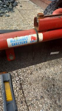 Robuuste mammoet skelter