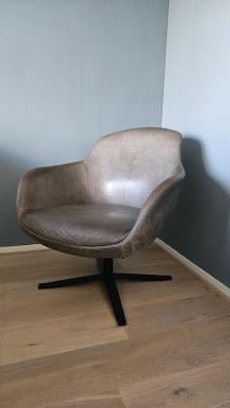 Leren fauteuil op draaivoet