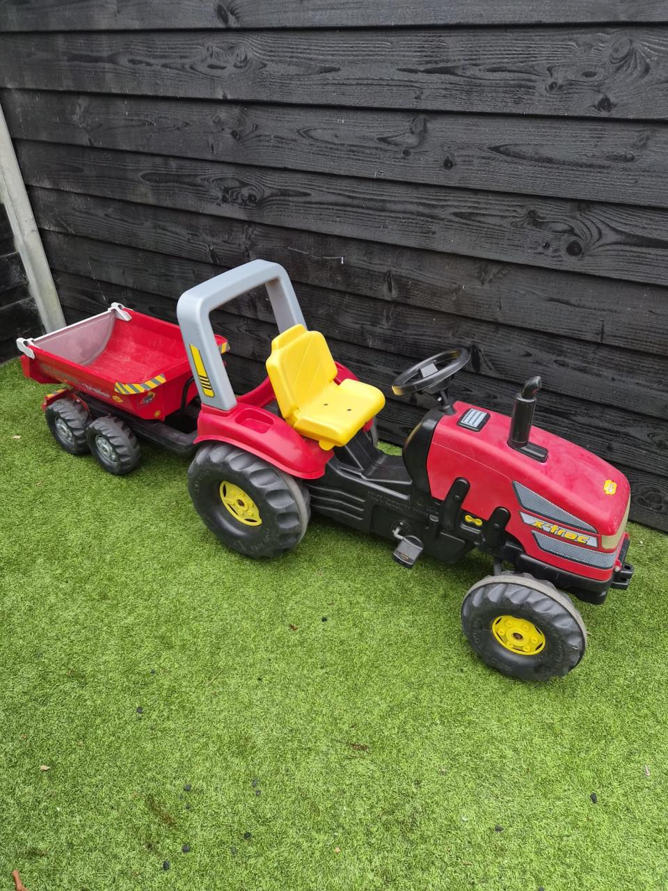 Trap tractor rolly toys