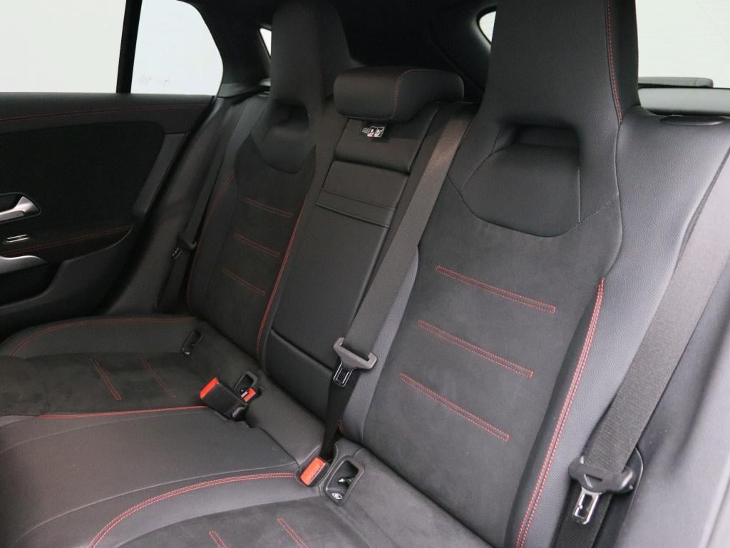 Mercedes-Benz Cla shooting brake 250 e amg plug-in hybride amg line | night