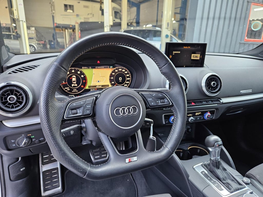 Audi A3 limousine 40 tfsi s-line