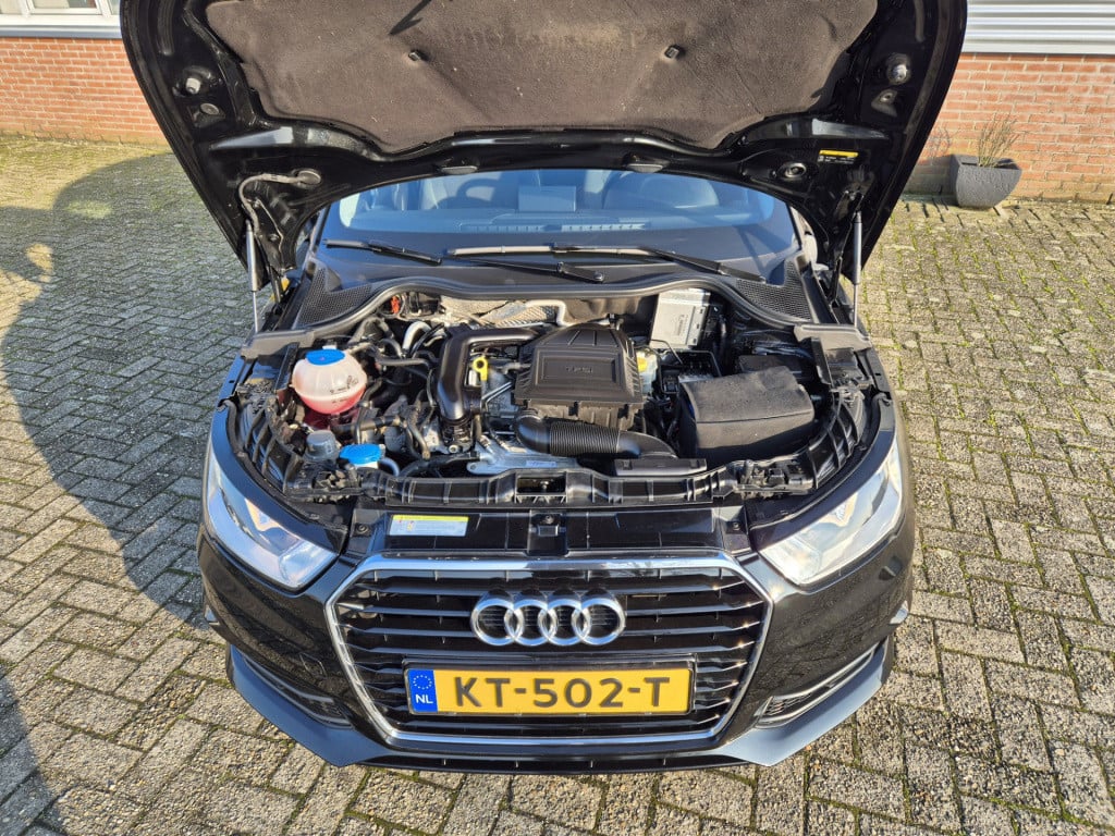 Audi A1 Sportback 1.0 tfsi adrenalin s-line