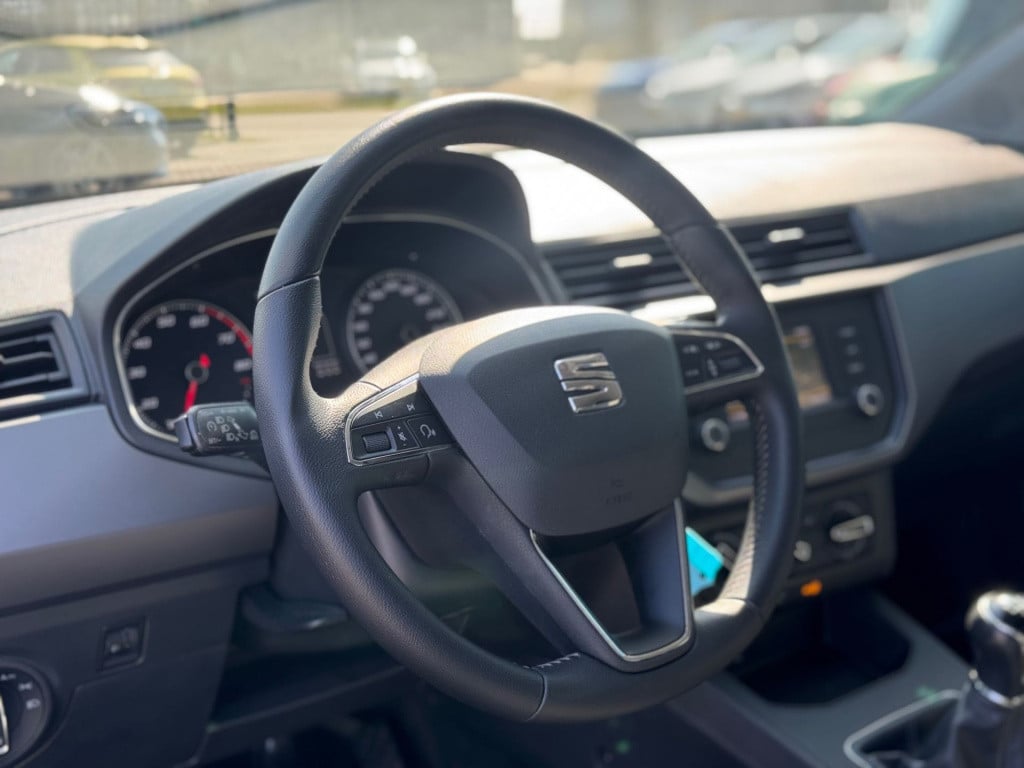 Seat Ibiza 1.0 style * cruise control * bluetooth * airco