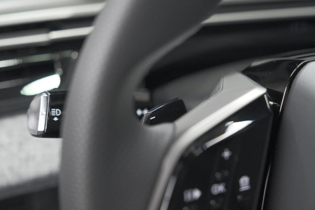Peugeot 5008 1.2 hybrid 145 gt | panoramadak | camera | elektrische achterk
