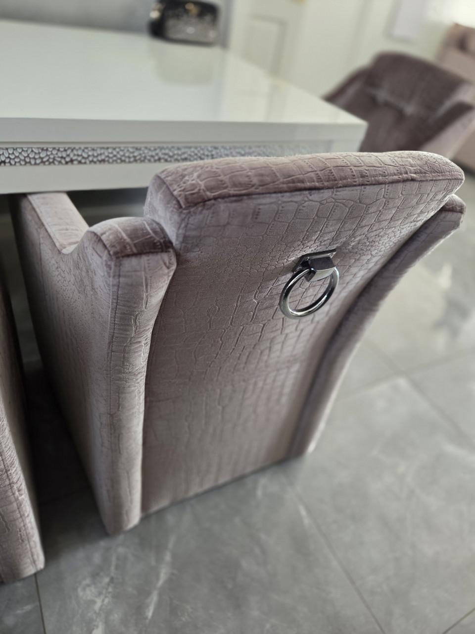 Luxe velvet croco eetkamerstoelen