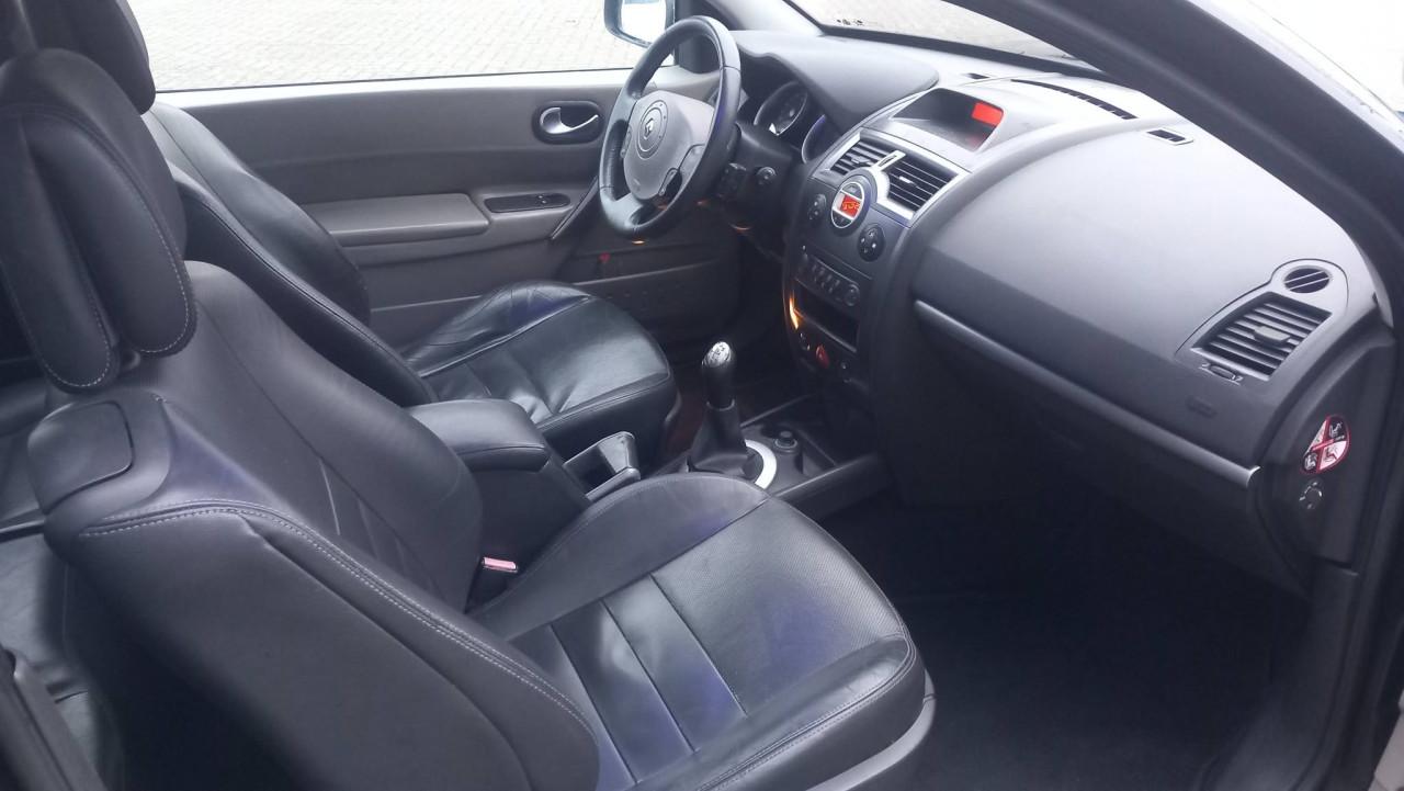Renault megane 1.6 16v 3deurs bj:2003 airco panoramadak leer apk 2027