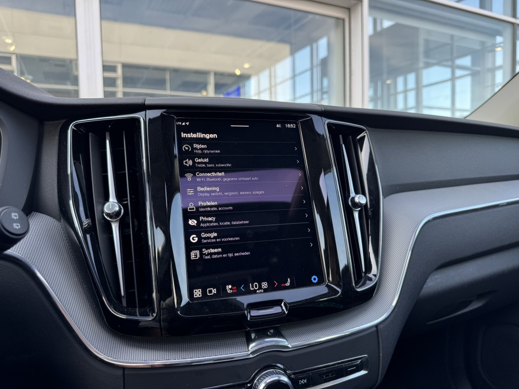 Volvo XC60 t6 398pk recharge plus dark| panodak| adap.cruise| trekhaak| 360