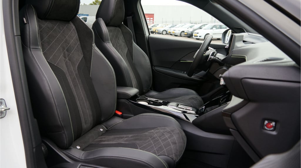Peugeot 2008 1.2 puretech gt pack pano cam. rijklaar incl garantie