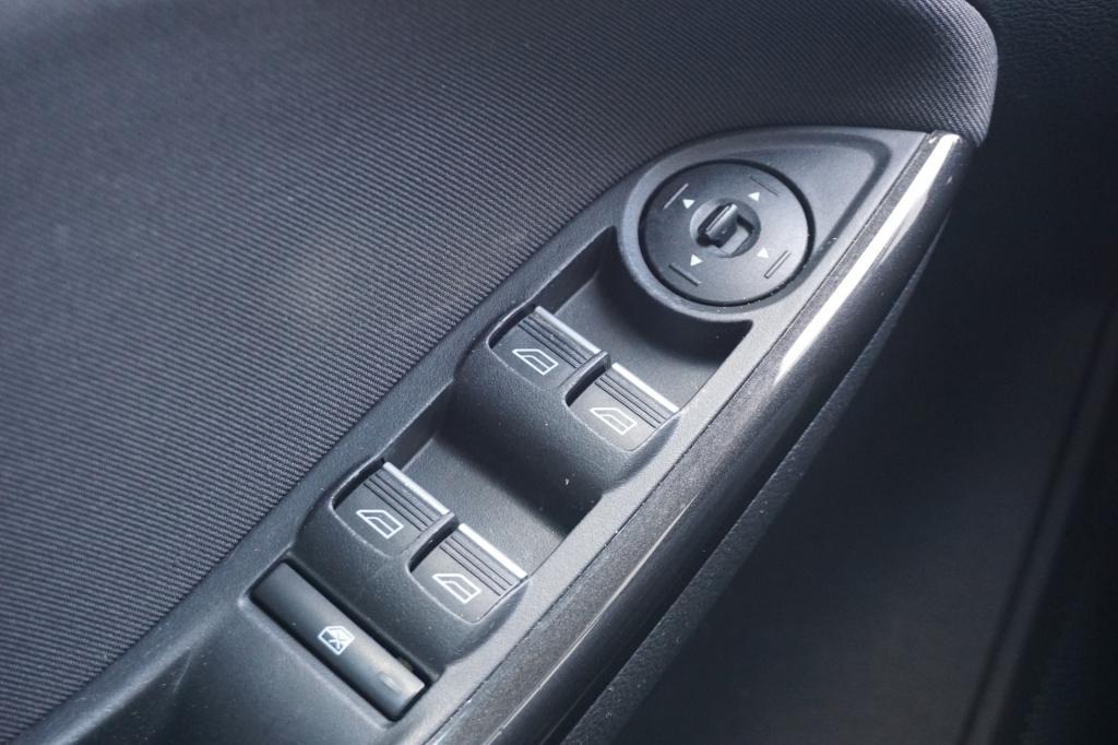 Ford Focus wagon 1.0 titanium edition climate / navi / cruise / parkeers. /