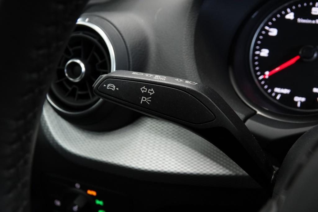 Audi Q2 35 tfsi | camera | pdc | keyless | led |