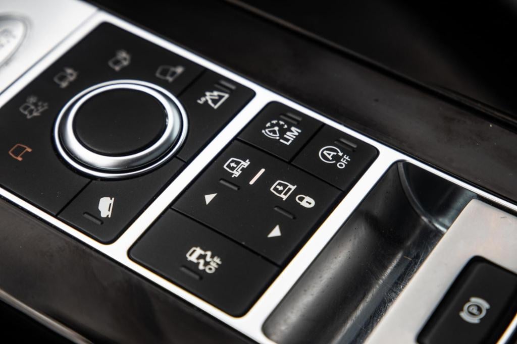 Land Rover Discovery 3.0 td6 hse grijs kenteken / leer / navi / luchtvering