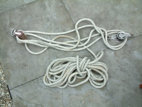 Schoot 16 meter 12 mm met katrollen 3 schijfs en rvs 2 schijfs met hondsvot
