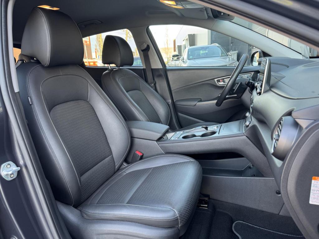 Hyundai Kona ev premium 64 kwh soh 97%, 3-fase lader nl-auto!