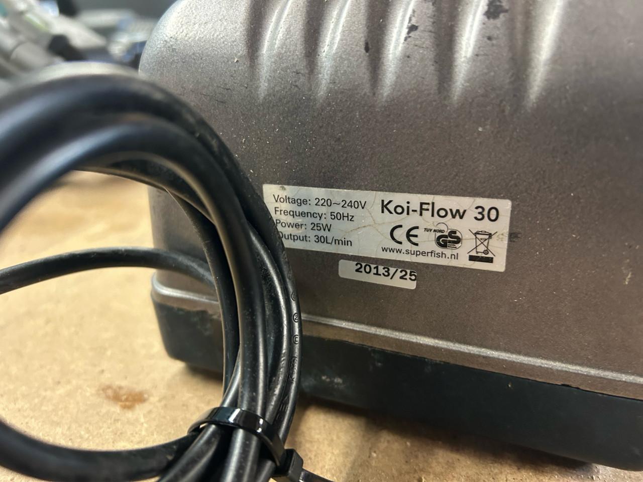 Beluchtingspomp Koi Flow 30 met siliconen slang