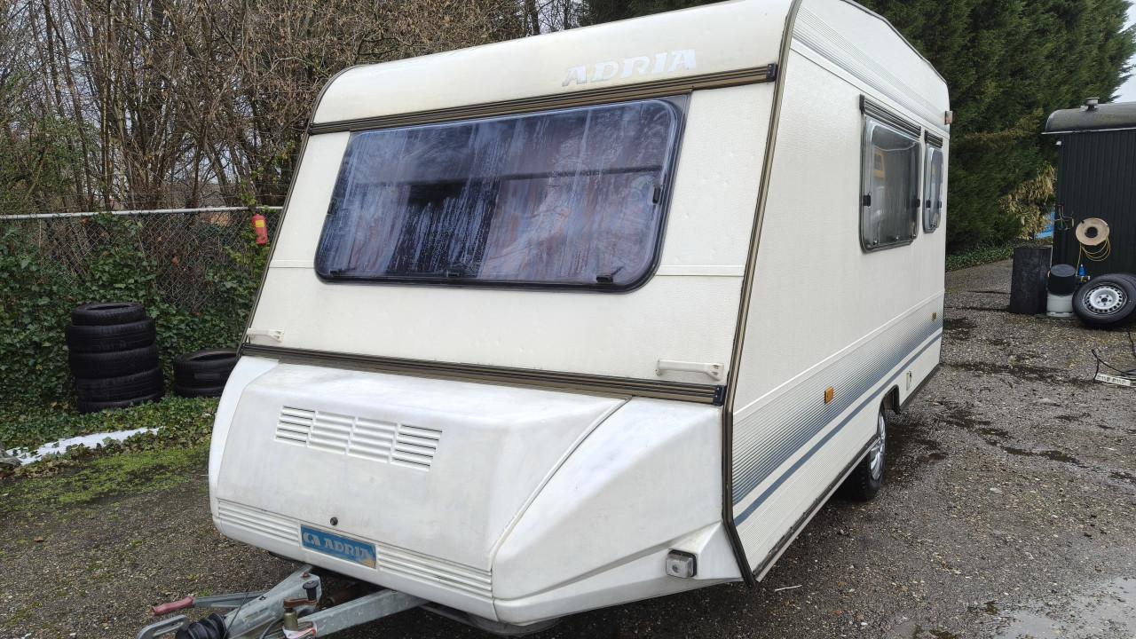 ADRIA UNICA 4153 ce 1990 bj VASTBED TREINZIT