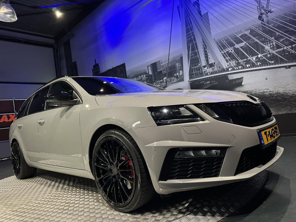 Skoda Octavia combi 2.0 tsi rs 245 *full options*concaver wheels*milltek*to