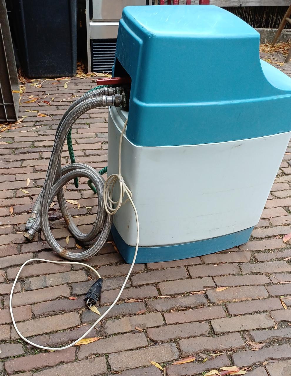 Water ontkalker ontharder