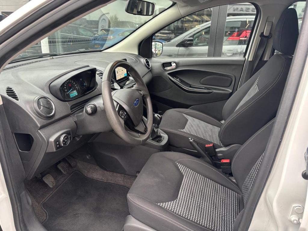 Ford KA ka+ 1.2 85pk black & white, stoelverwarming, voorruitverwarming, se