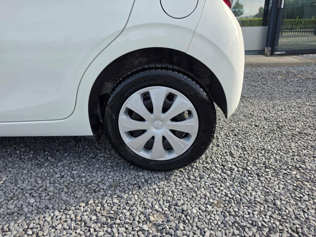 Peugeot 108 1.0 e-vti active | parkeersensoren | airco | bluetooth