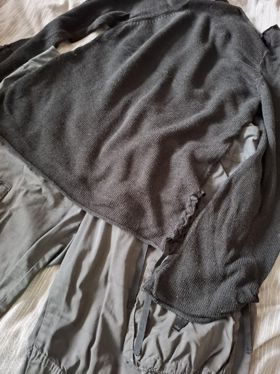 Didi broek met extra zakken en strikdetails. Grijszwart. Maat 42.