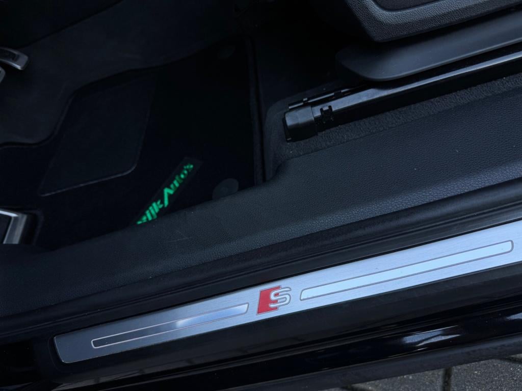 Audi Q3 35 tfsi 3x s line * matrix led * keyless * stoelverwarming