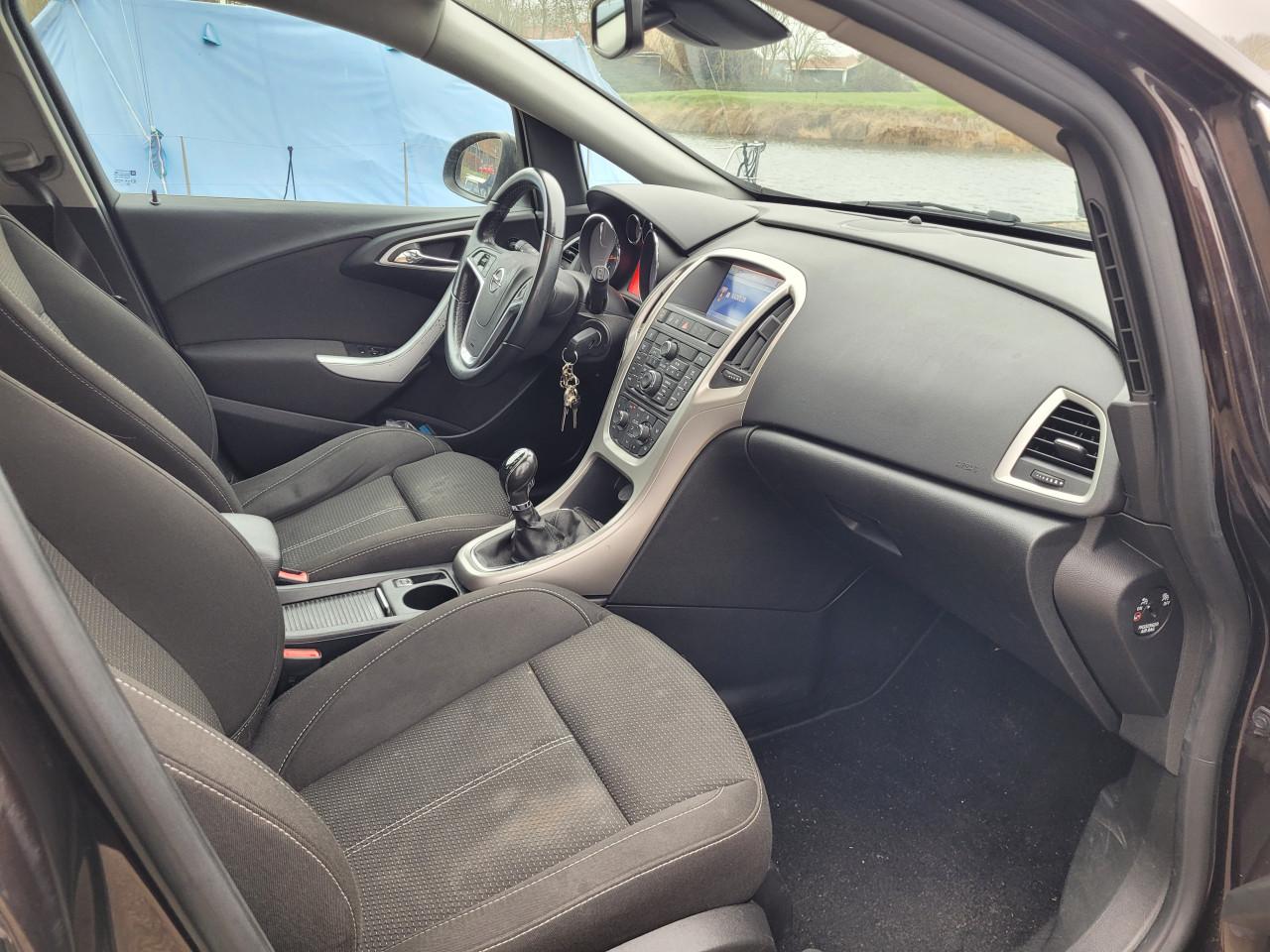 Opel Astra Sports Tourer 1.4 Turbo Design Edition