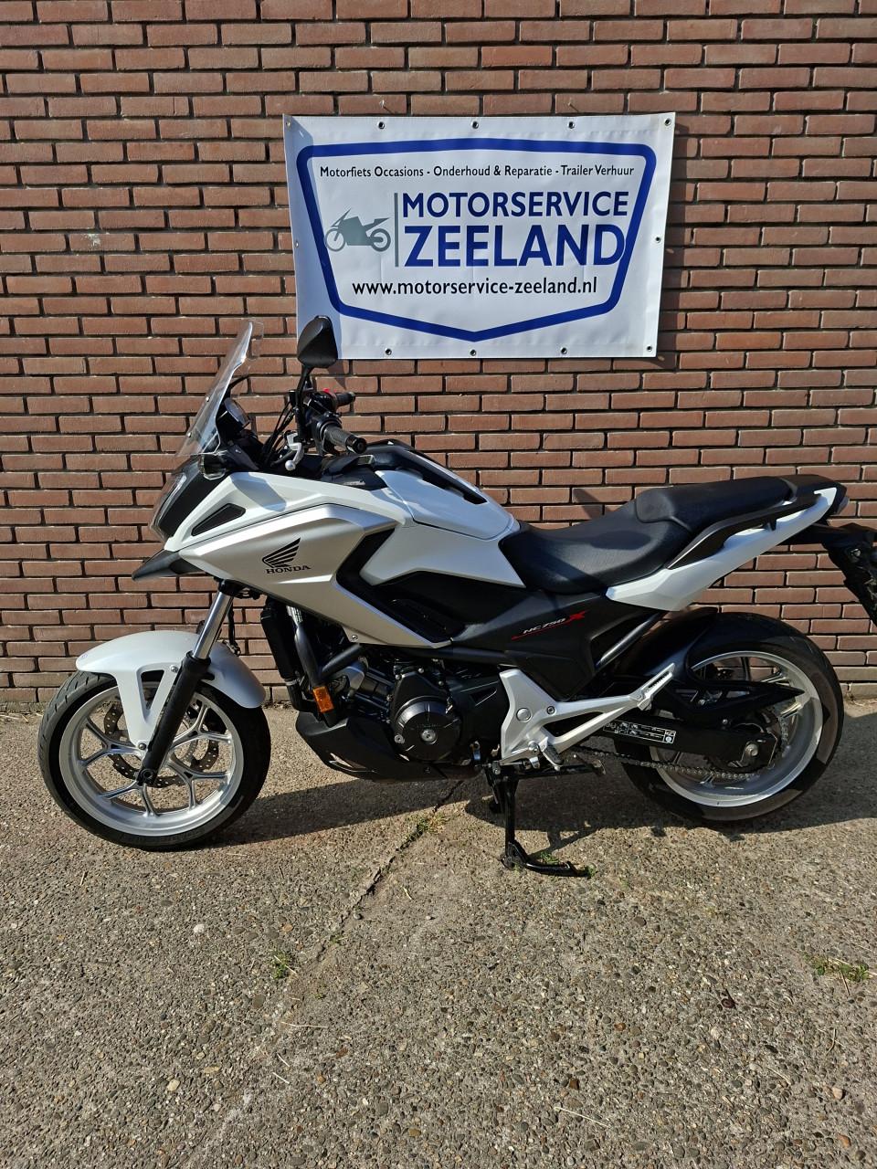 Honda NC 750X / NC 750 XA | 2016