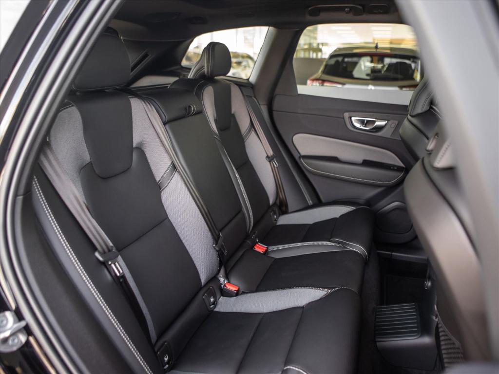 Volvo XC60 t6 plug-in hybrid 350pk aut awd plus black edition | harman kard