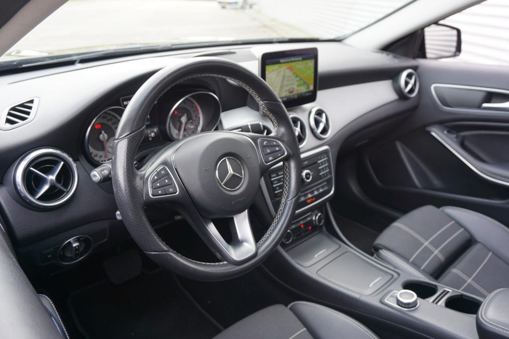 Mercedes-Benz Gla-klasse 180 ambition airco / navi / cruise / pano / parkee