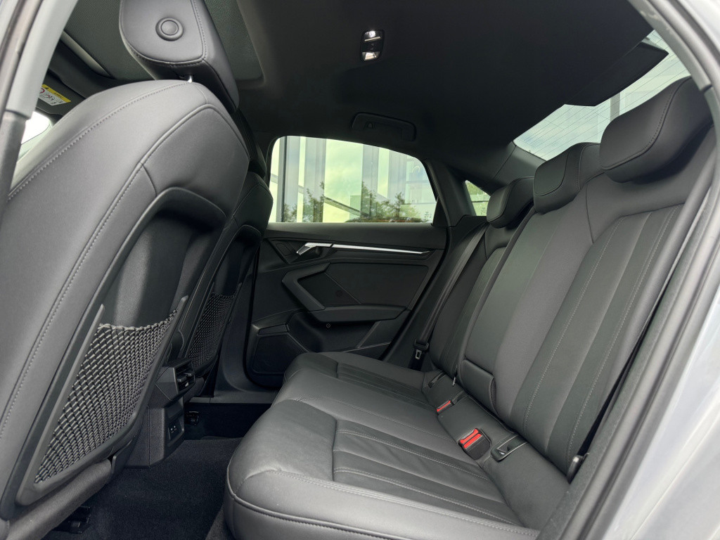 Audi A3 limousine 35 tfsi * matrix led * leer * panoramadak * trekhaak