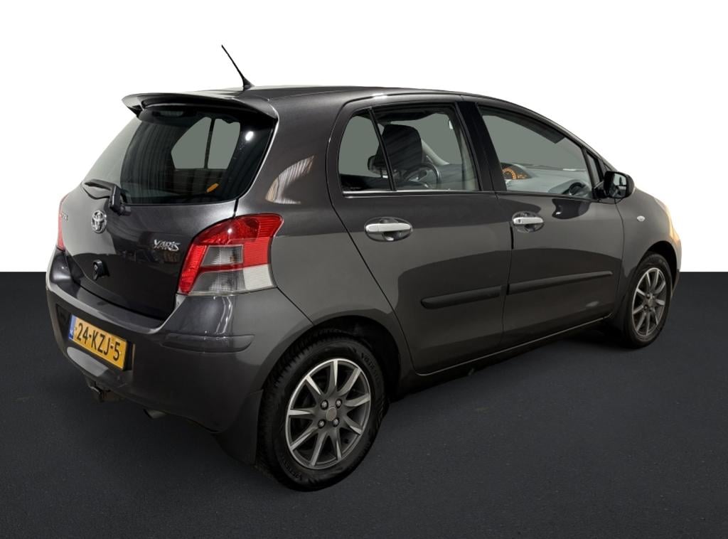 Toyota Yaris 1.3 vvti aspiration | clima | trekhaak | lm velgen |