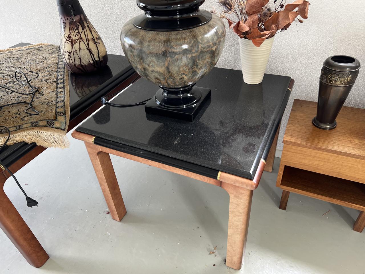 Tafel en bijzet tafel