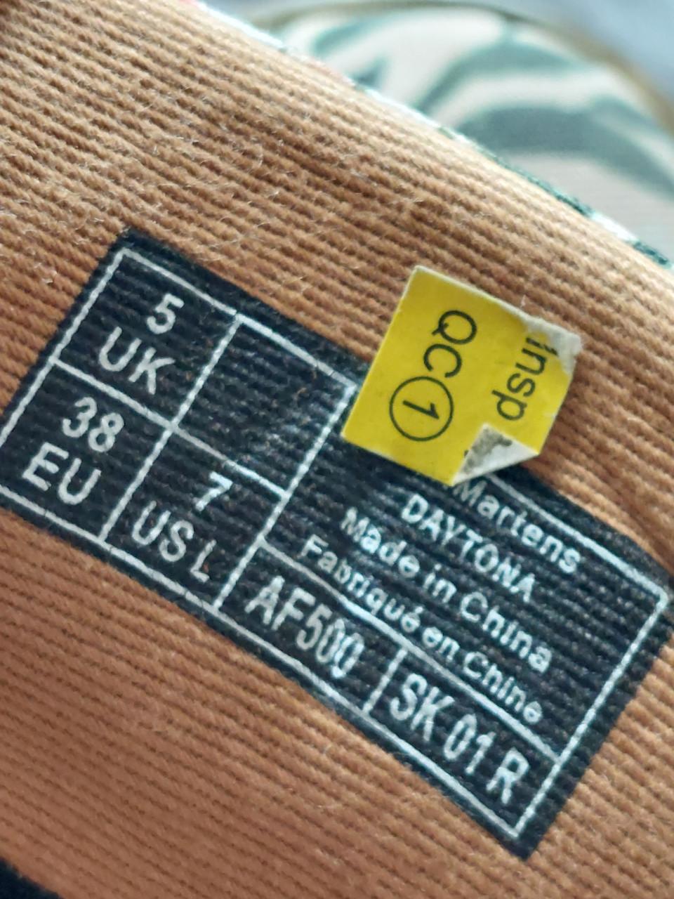 Als nieuwe beige gebloemde Dr.martens mt 38