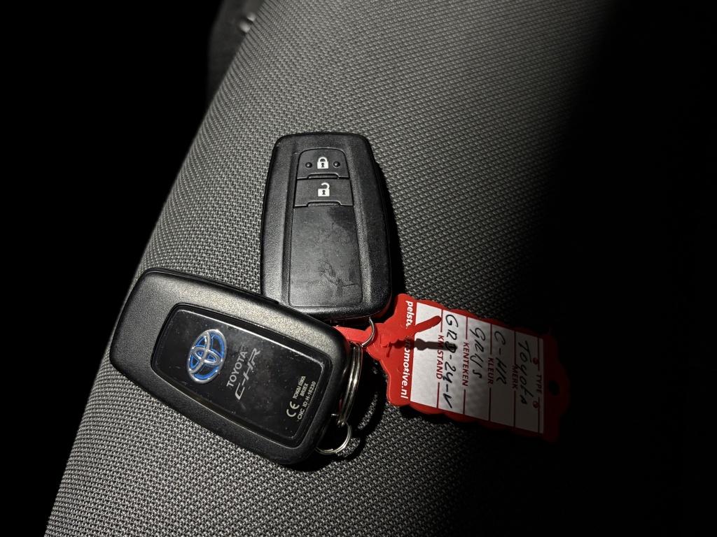 Toyota C-hr 2.0 hybrid dynamic