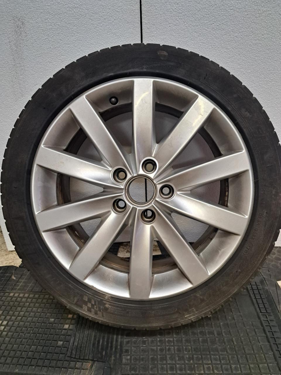VW velgen 17 inch (4 met band, 1 in doos)