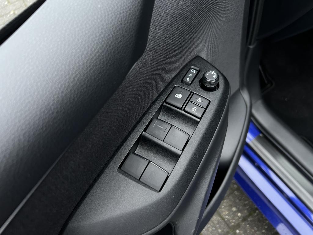 Toyota Yaris 1.5 hyb. 130 executive | trekhaak | jbl audio | half leder
