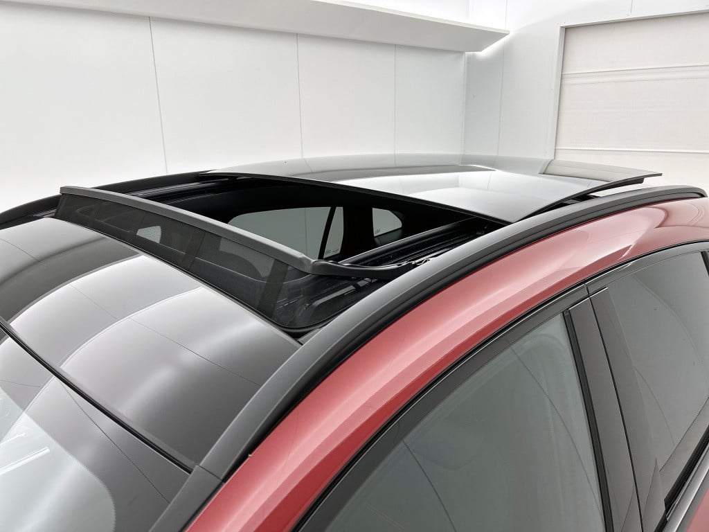 Mercedes-Benz Gla-klasse 250 e business solution amg | premium plus pakket 