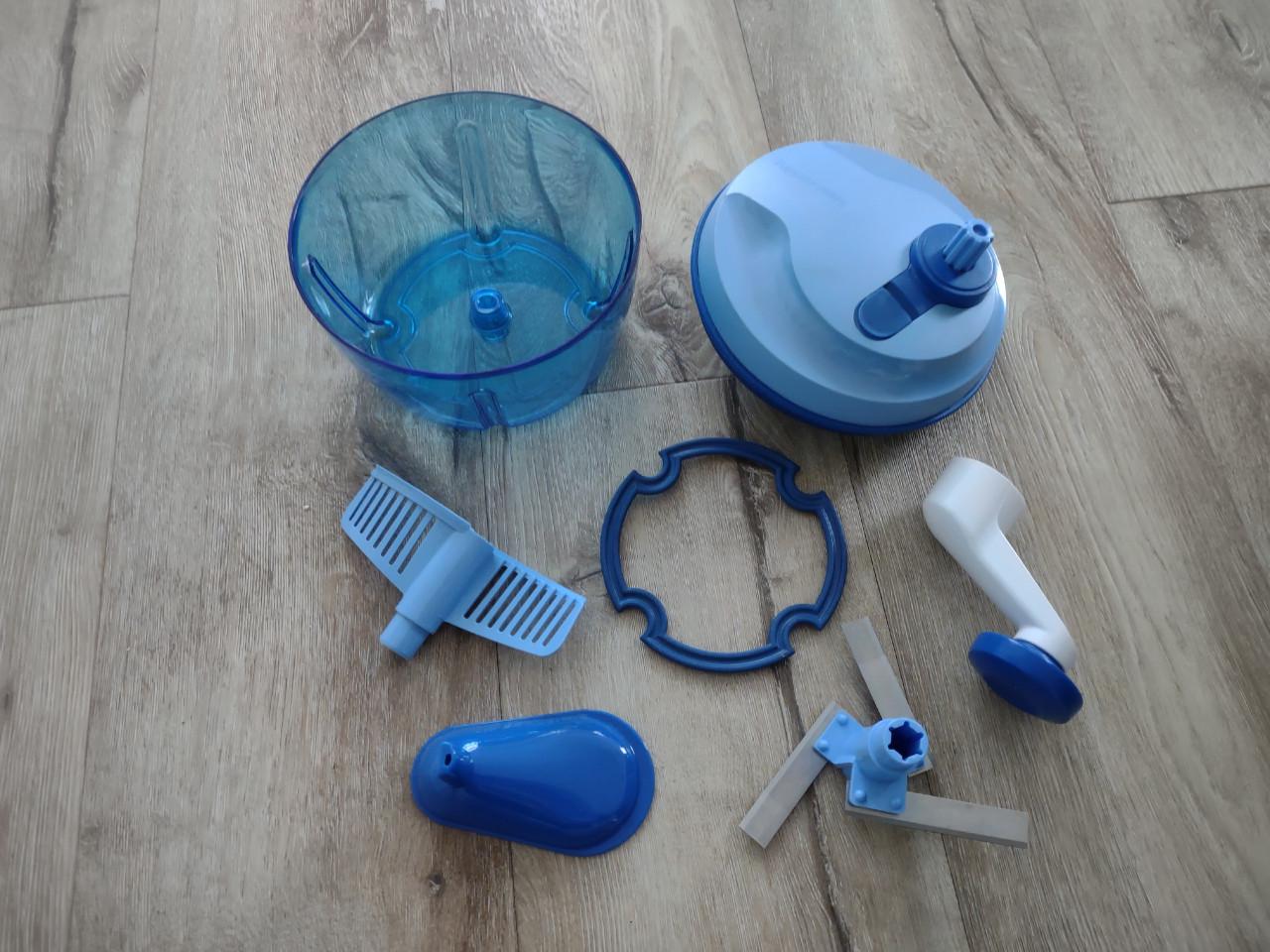 Prachtige blauwe Tupperware Quickchef, als nieuw! Snijder.