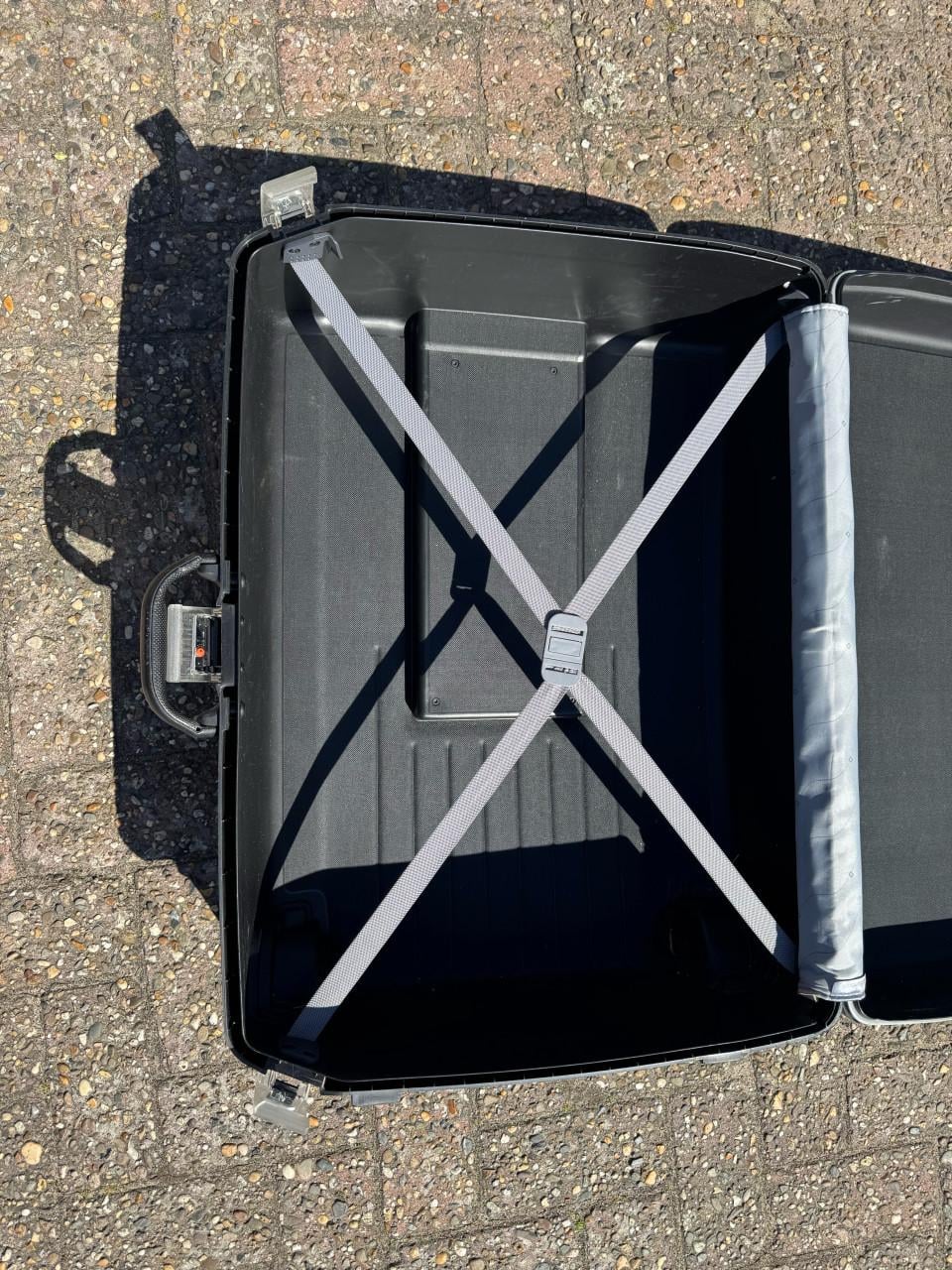 Zwarte Samsonite koffer met instelbaar codeslot